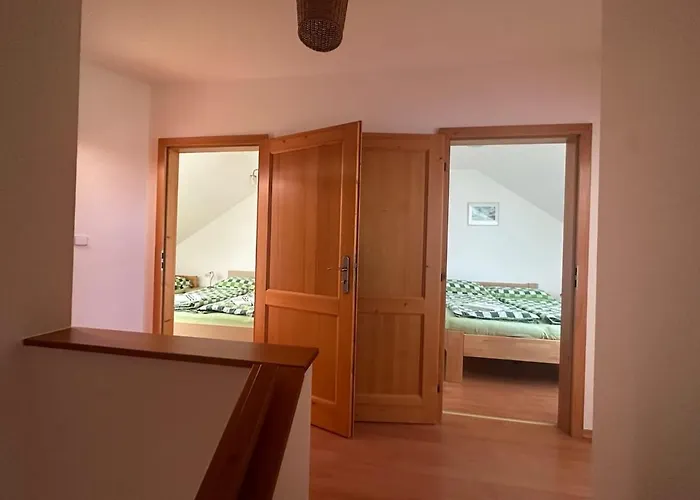 Апартаменты Lakeside Village 5 *